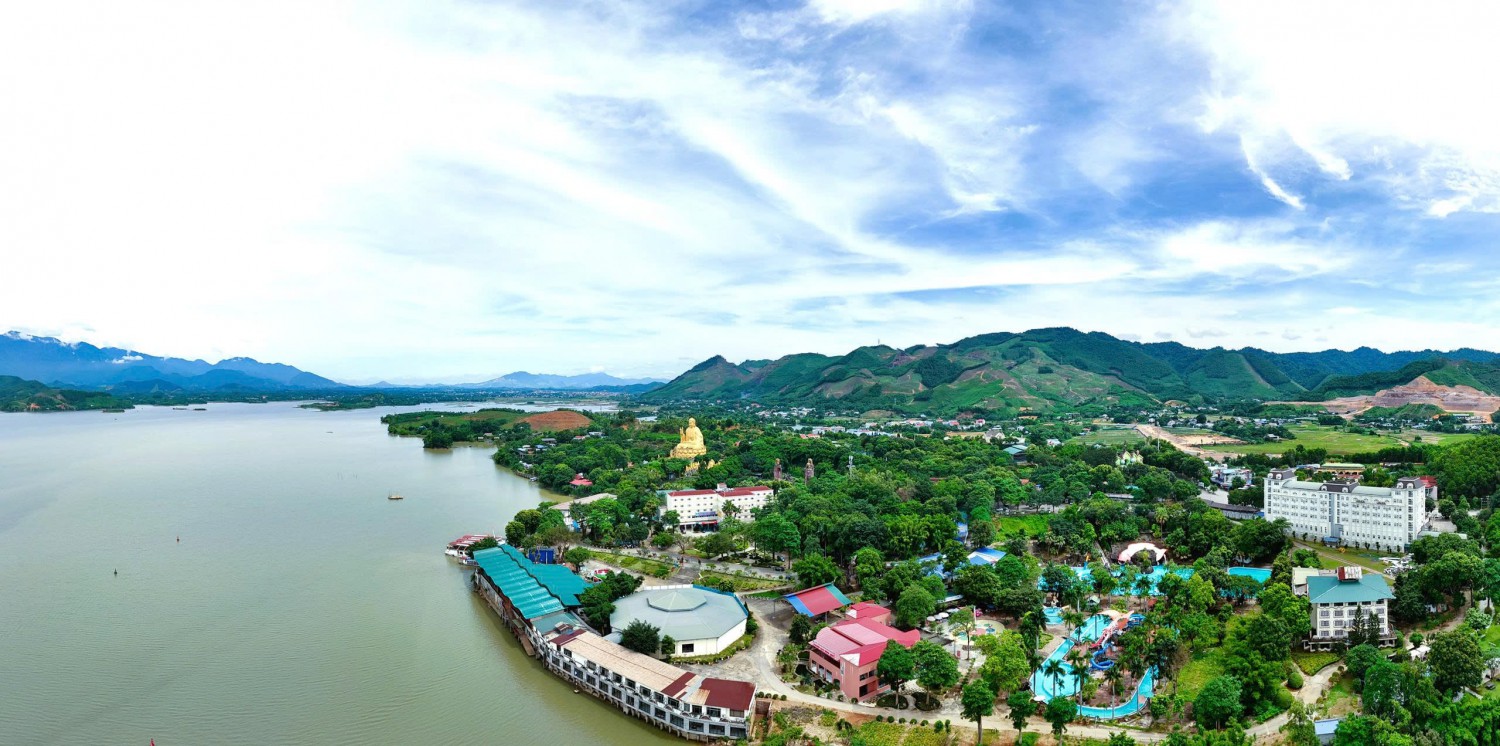 Hồ Núi Cốc