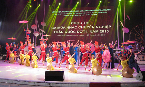 Tiết mục biểu diễn tại Lễ Khai mạc của Đoàn Ca Múa Nhạc dân gian Việt Bắc.