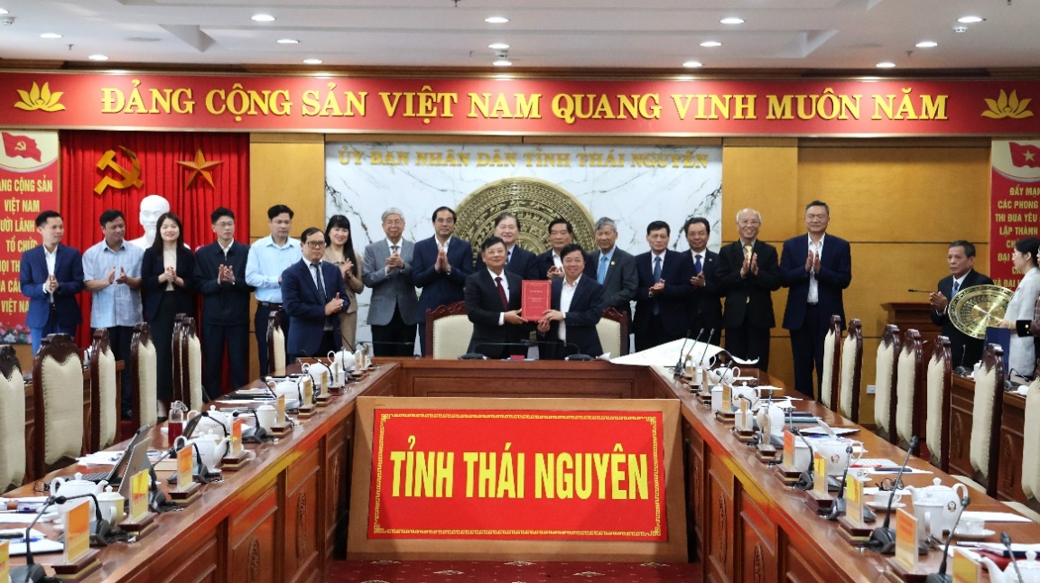 Tỉnh Thái Nguyên nhận chuyển giao Đề tài khoa học và công nghệ cấp Quốc gia “Liên kết phát triển du lịch Chiến khu Việt Bắc”
