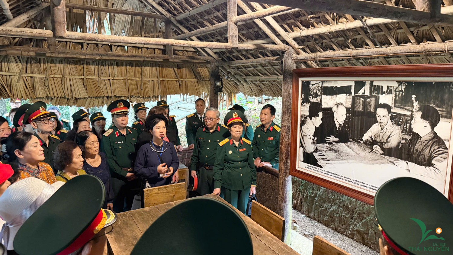 z7664013002223 8d0827fbc6a17ec6a40013235d6b69c1